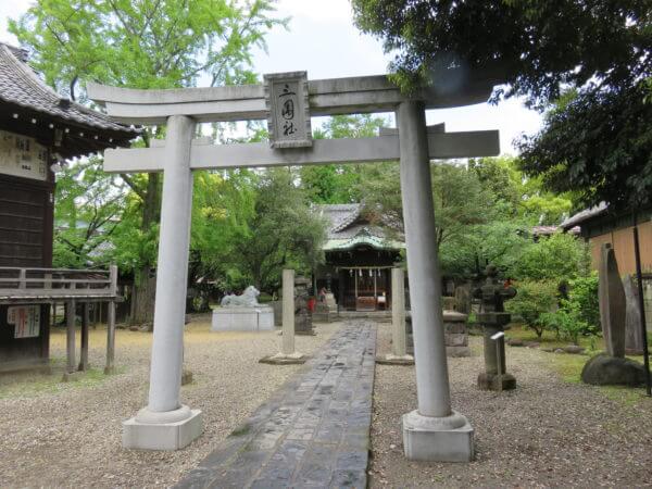 三囲神社